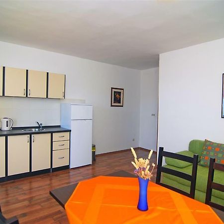 Apartman Luca Apartment Zecevo Bagian luar foto
