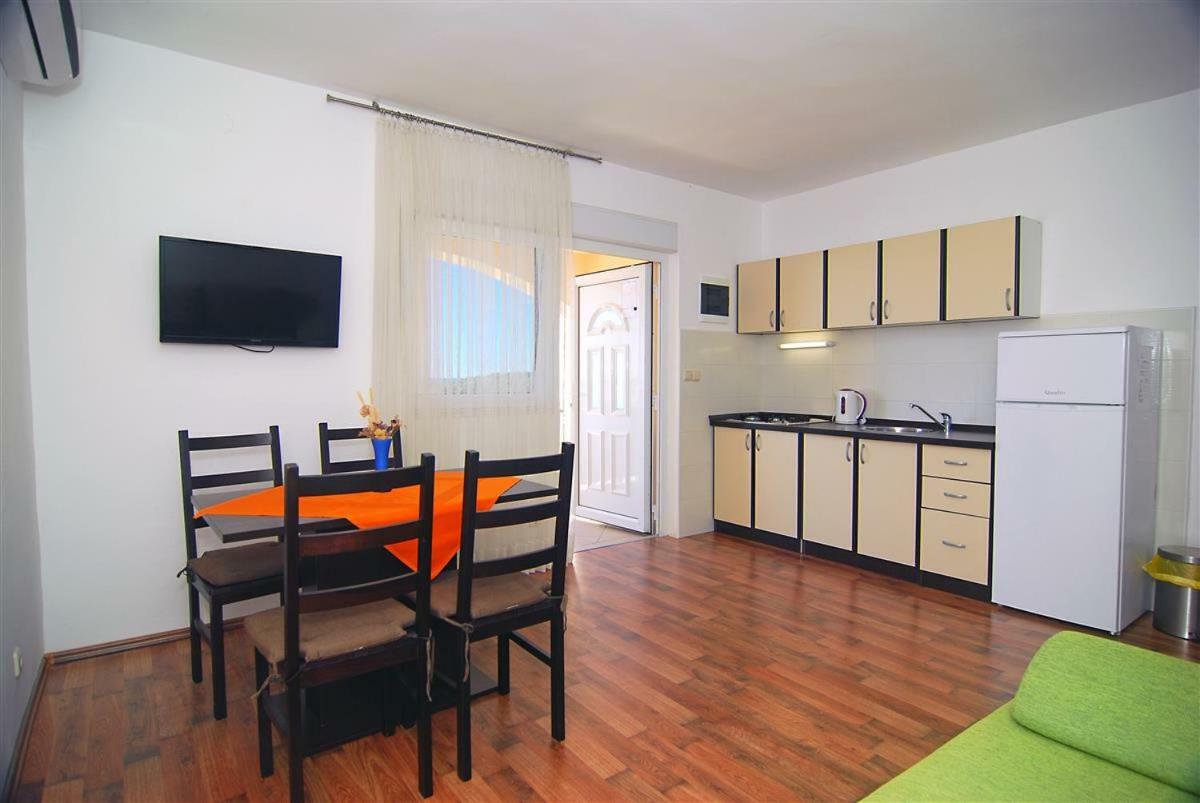Apartman Luca Apartment Zecevo Bagian luar foto