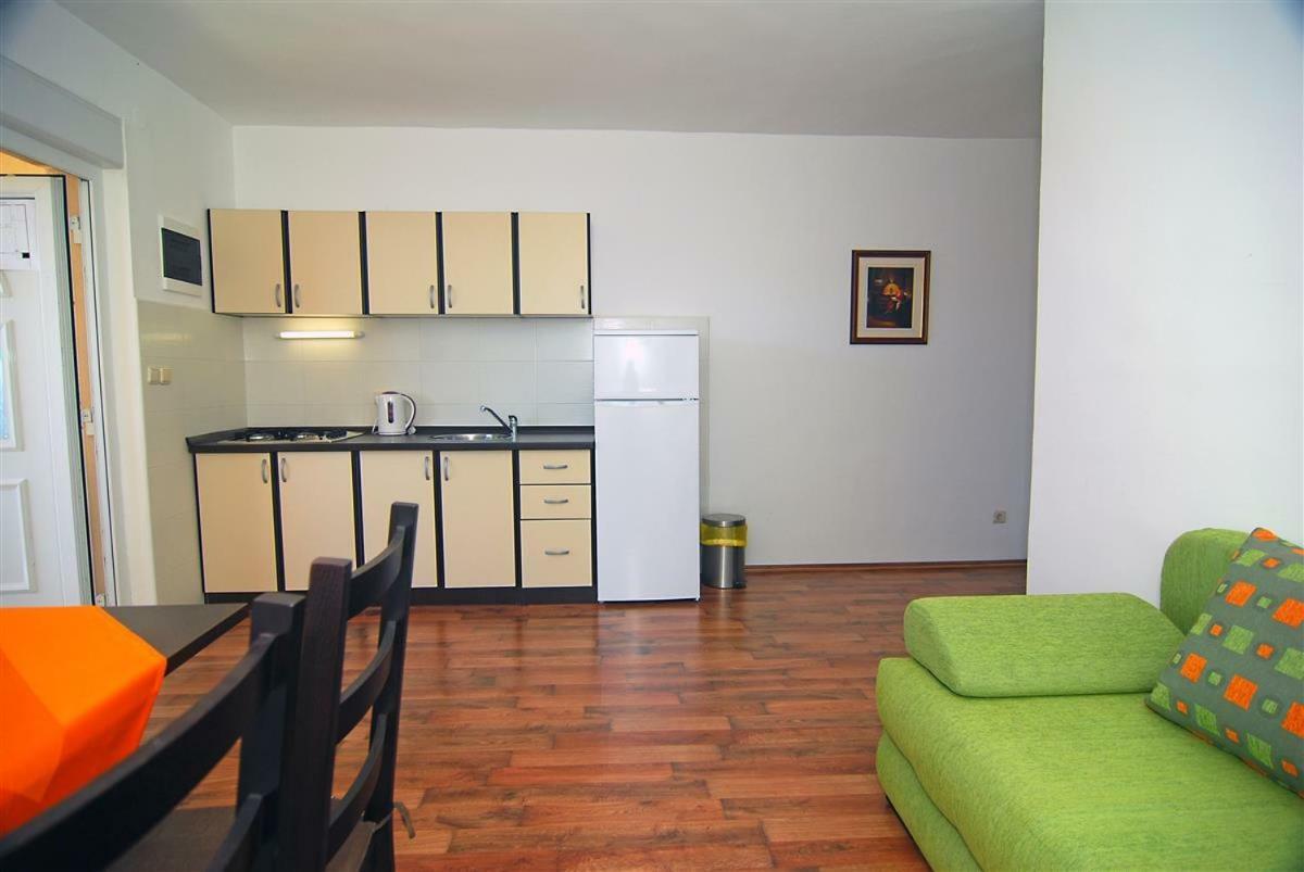 Apartman Luca Apartment Zecevo Bagian luar foto