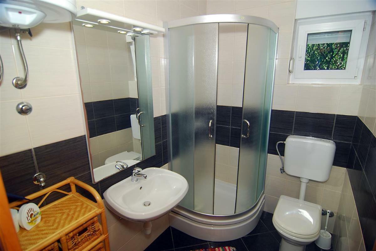 Apartman Luca Apartment Zecevo Bagian luar foto