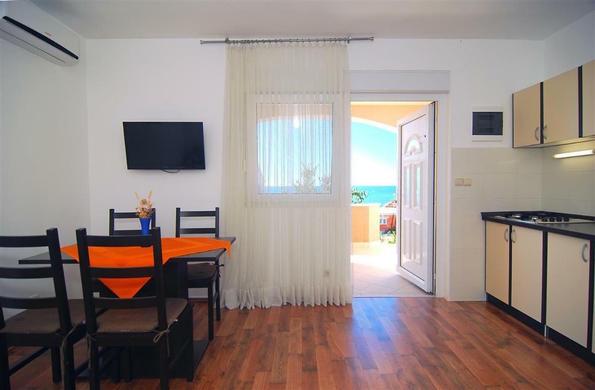 Apartman Luca Apartment Zecevo Bagian luar foto