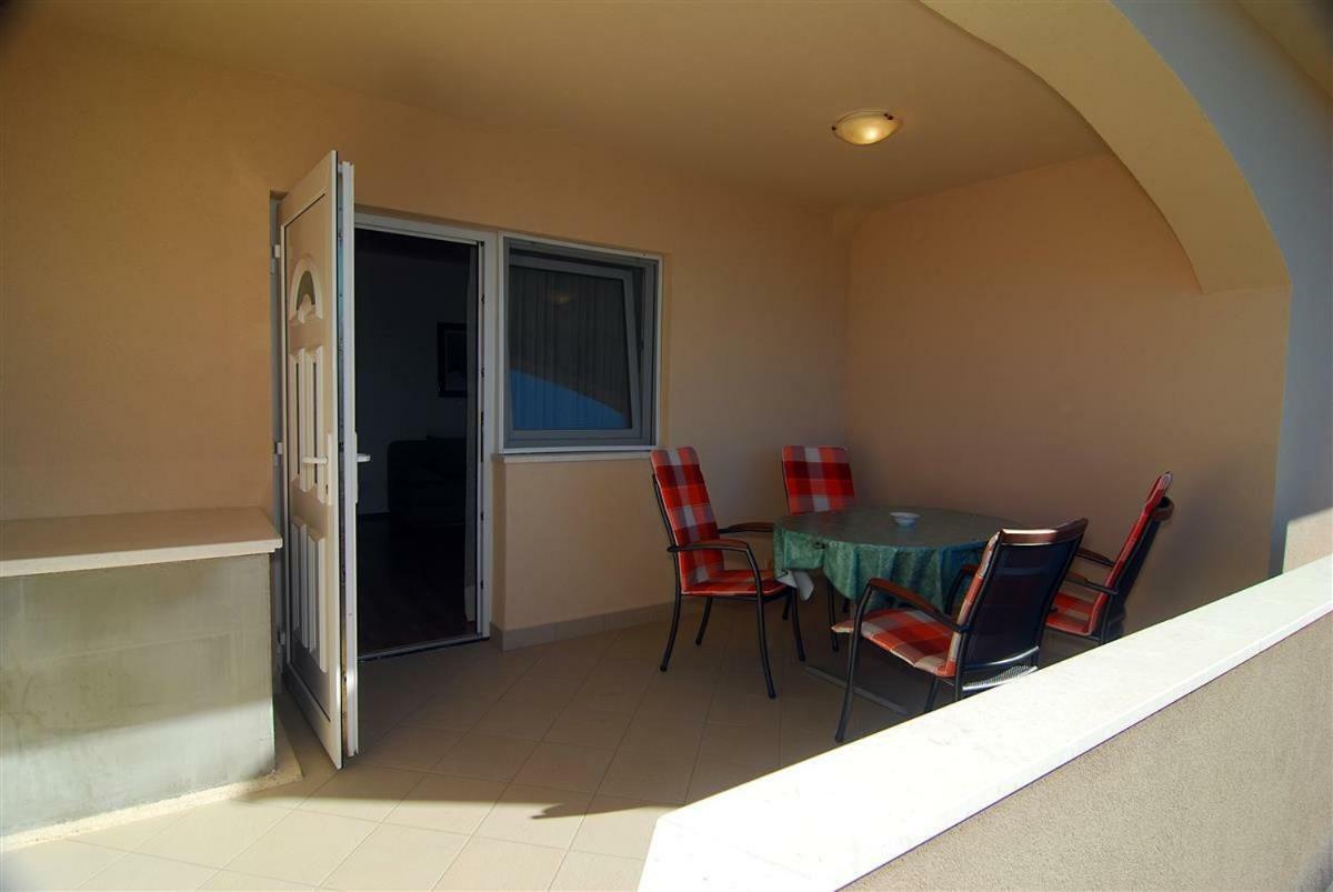 Apartman Luca Apartment Zecevo Bagian luar foto